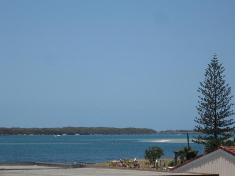 33-37 Madang Crescent, Runaway Bay QLD 4216