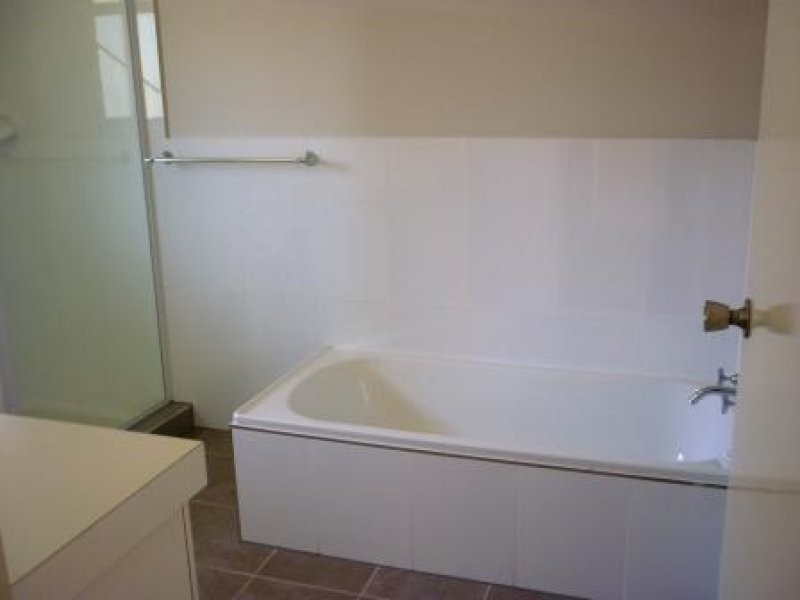 4/42 Pulgul St, Urangan QLD 4655