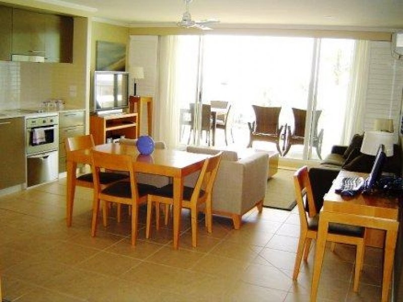 214/569 The Esplanade, Urangan QLD 4655