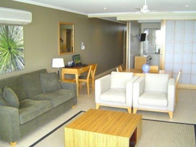 214/569 The Esplanade, Urangan QLD 4655