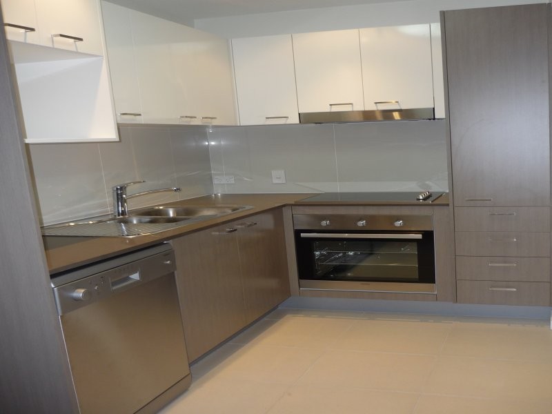 11 Riding Road, Hawthorne QLD 4171