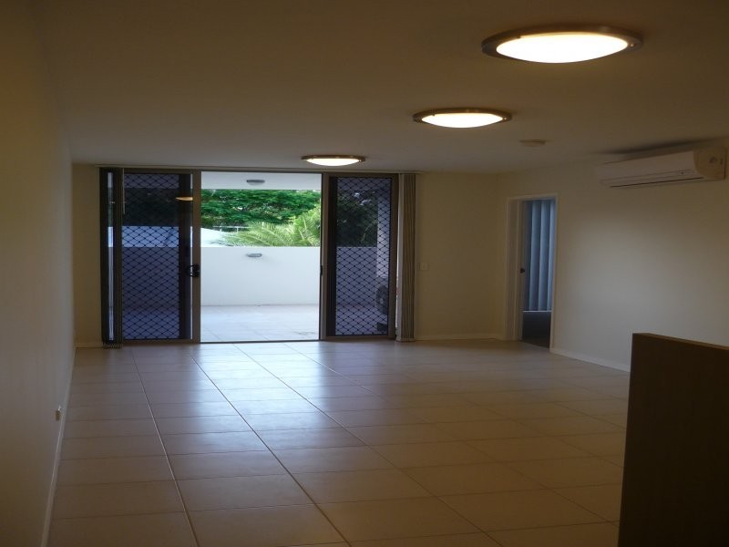 11 Riding Road, Hawthorne QLD 4171