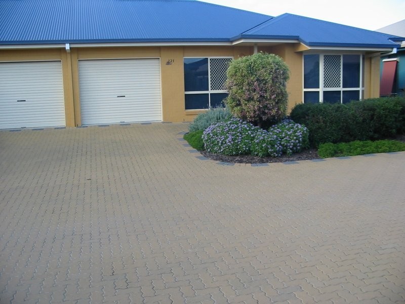 40 Lakeside Crescent, Currimundi QLD 4551