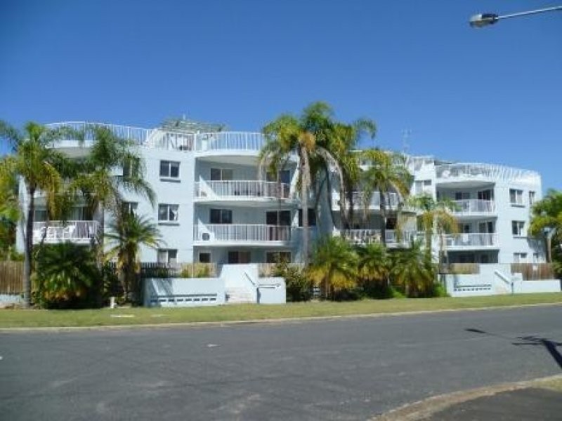 10/458 The Esplanade, Torquay QLD 4655