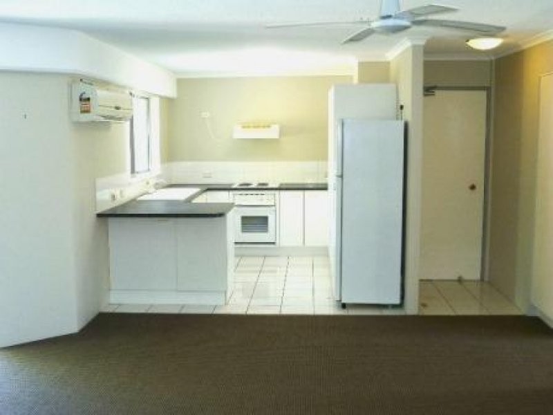 10/458 The Esplanade, Torquay QLD 4655