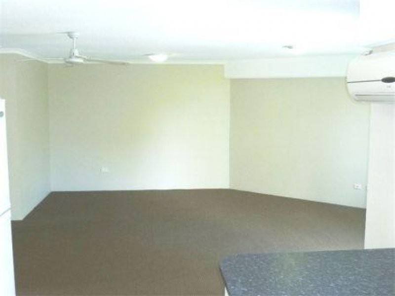 10/458 The Esplanade, Torquay QLD 4655