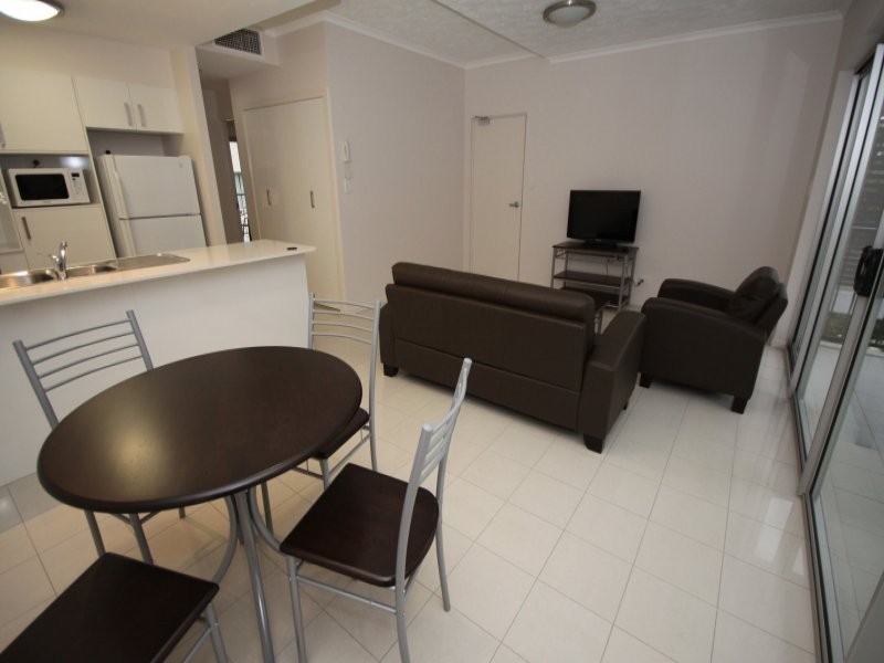 69 Durham Street, St Lucia QLD 4067