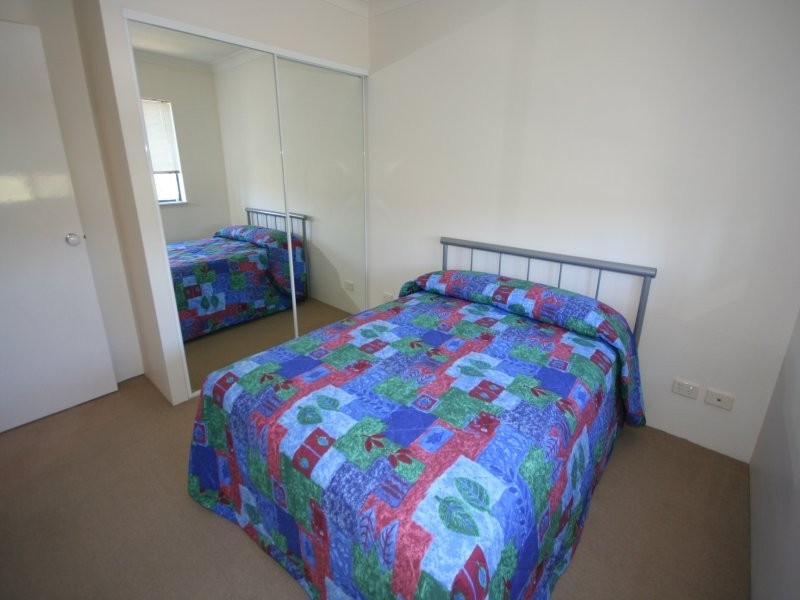 Unit 1 / 300 Sir Fred Schonell Drive, St Lucia QLD 4067