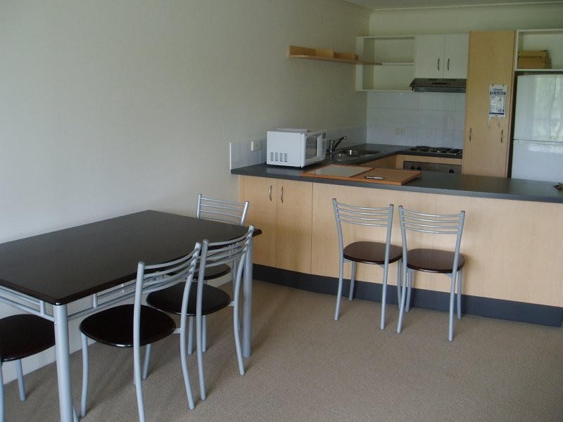 Unit 1 / 300 Sir Fred Schonell Drive, St Lucia QLD 4067