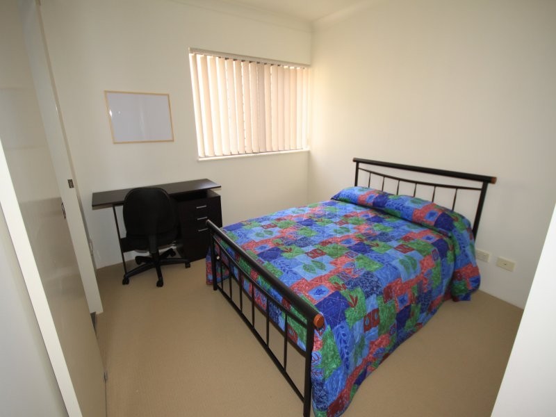 Unit 1 / 300 Sir Fred Schonell Drive, St Lucia QLD 4067