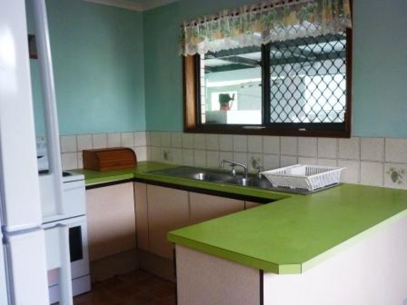 39 William, Urangan QLD 4655