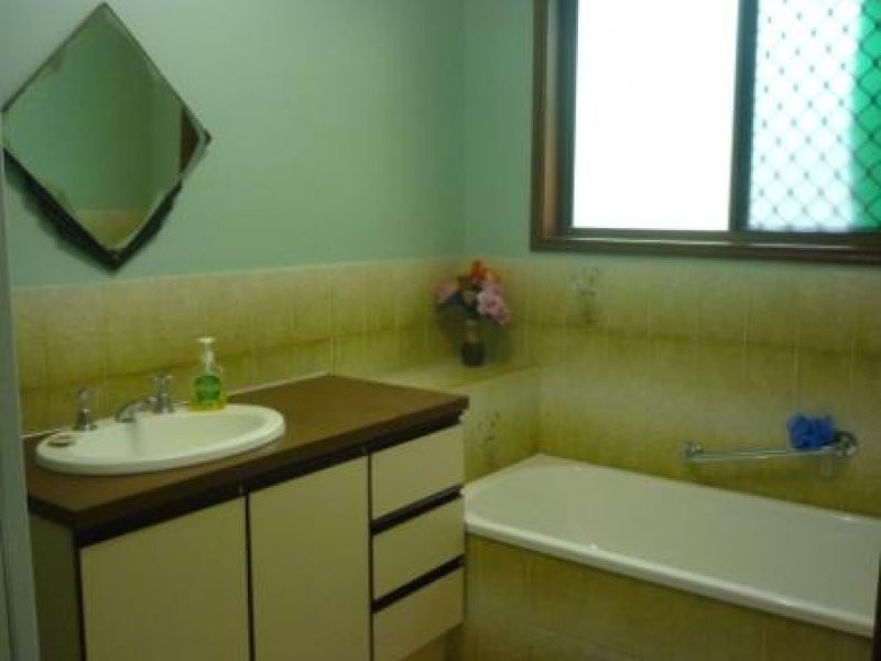 39 William, Urangan QLD 4655