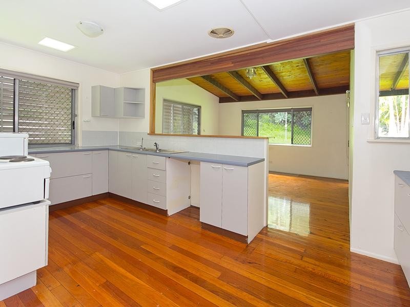 10 Wallaroy Court, Ferny Hills QLD 4055