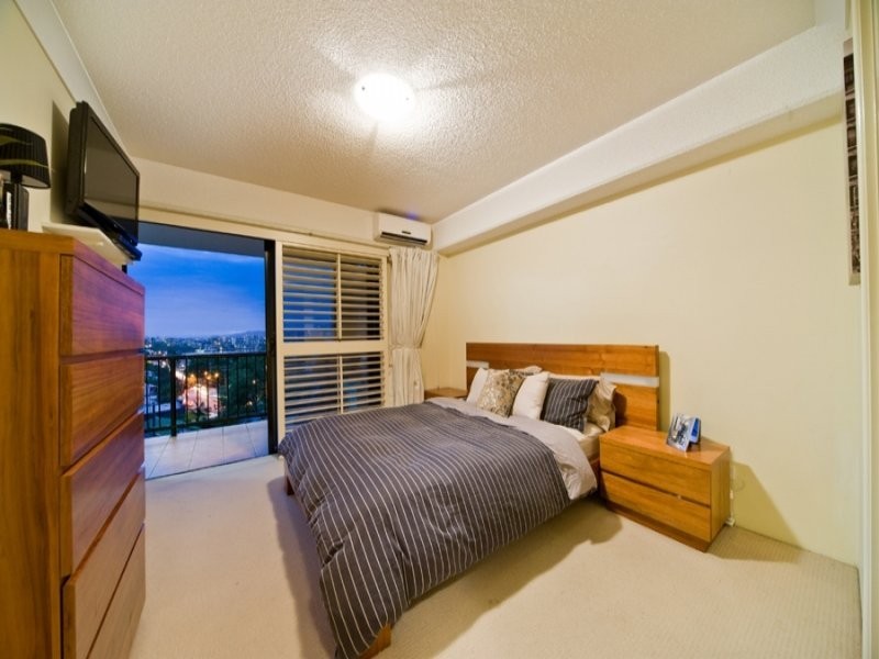 12-16 Norman Crescent, Norman Park QLD 4170