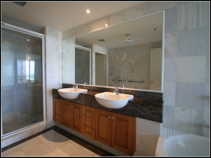 2 Goodwin St, Kangaroo Point QLD 4169