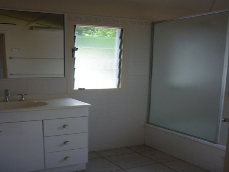 26 Kent Street, Urangan QLD 4655