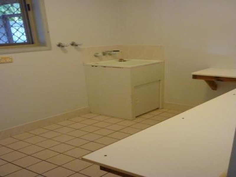 14 Toohey Court, Torquay QLD 4655