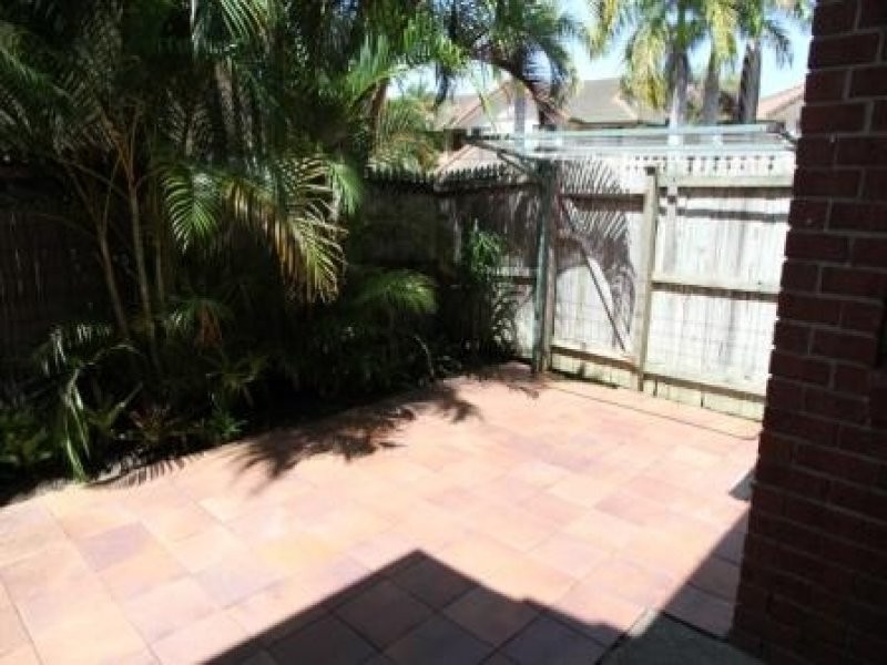 643 Pine Ridge Road, Biggera Waters QLD 4216