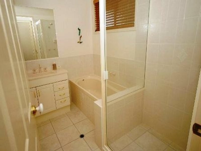 213 Dayman Street, Urangan QLD 4655