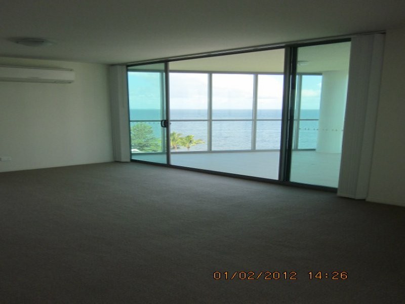 14 Oxley Ave, Woody Point QLD 4019