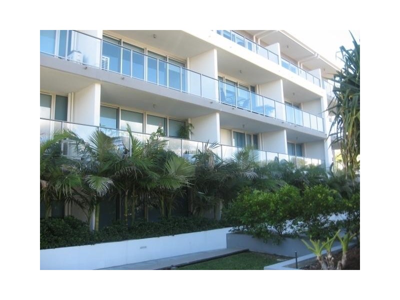 33-37 Madang Crescent, Runaway Bay QLD 4216