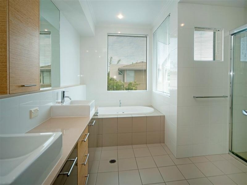 6011 Lucerne Circuit, Hope Island QLD 4212