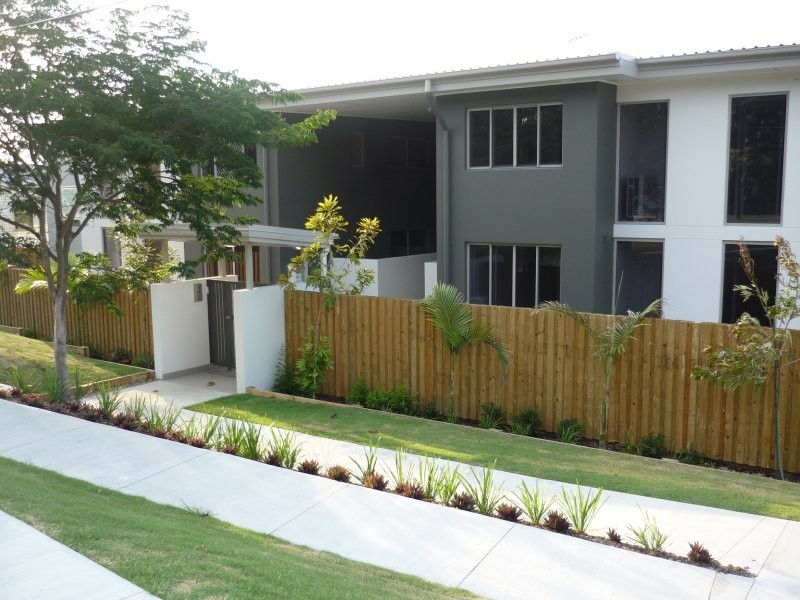 11 Riding Road, Hawthorne QLD 4171