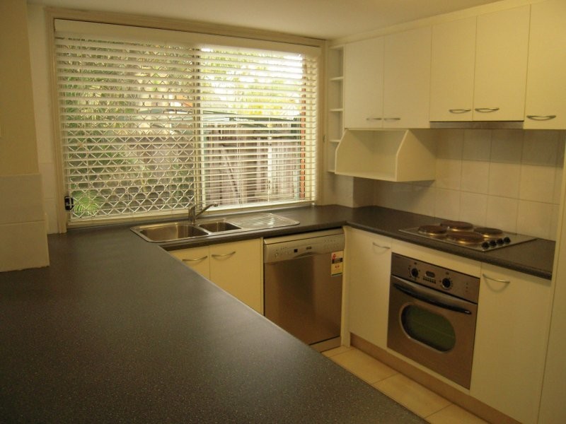 643 Pine Ridge Road, Biggera Waters QLD 4216