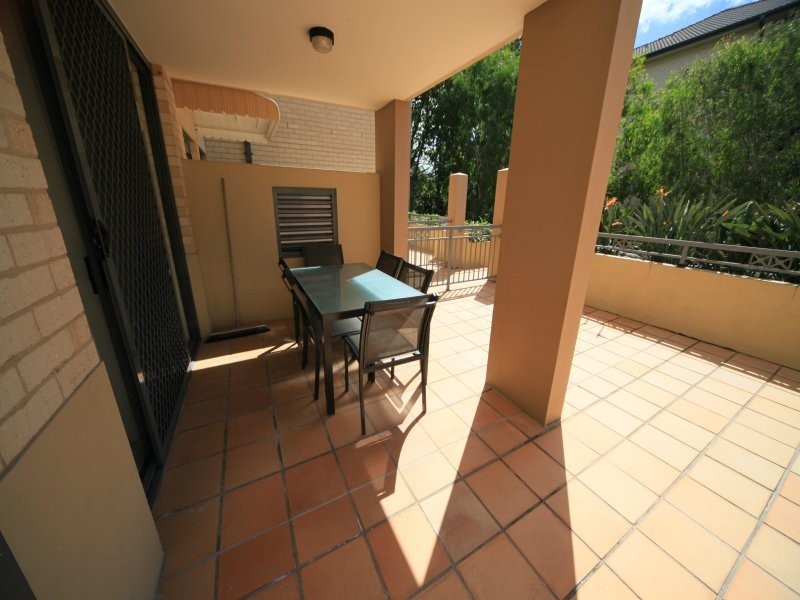 300 Sir Fred Schonell Drive, St Lucia QLD 4067