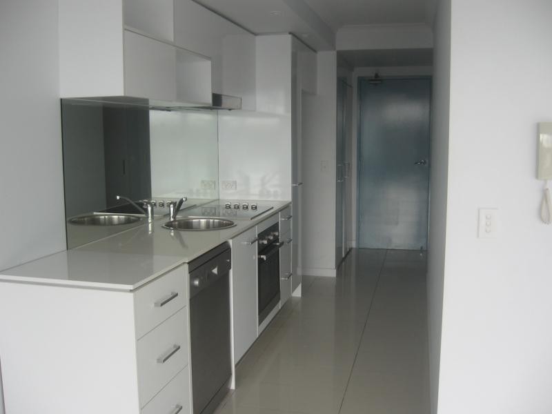 33-37 Madang Crescent, Runaway Bay QLD 4216