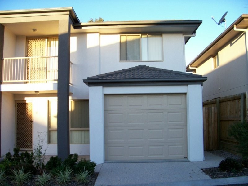 15 Johnston Street, Carina QLD 4152