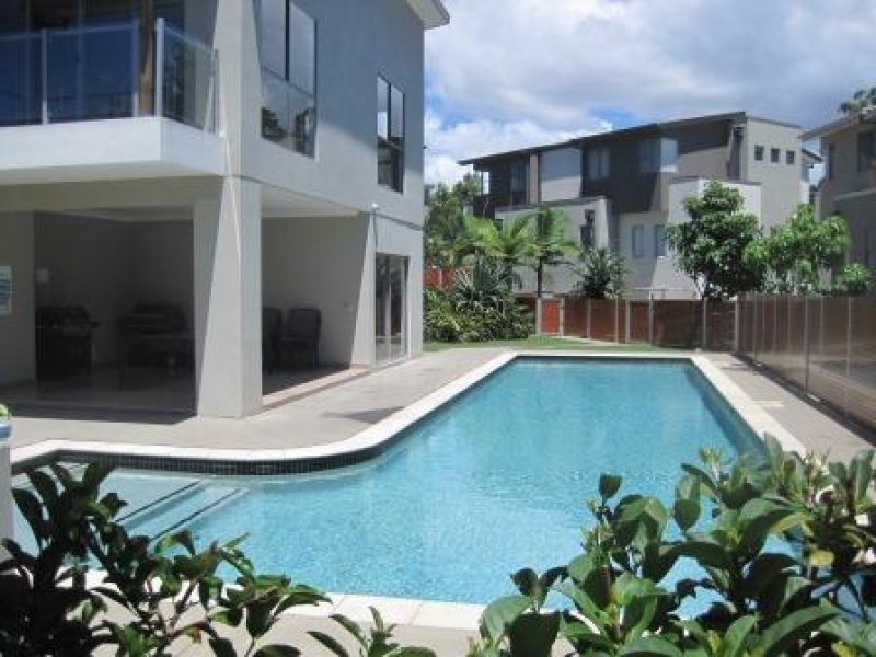 17 Great Southern Drive, Robina QLD 4226