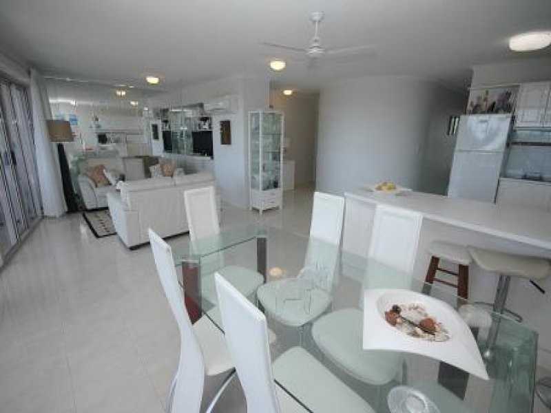 386 The Esplanade, Torquay QLD 4655