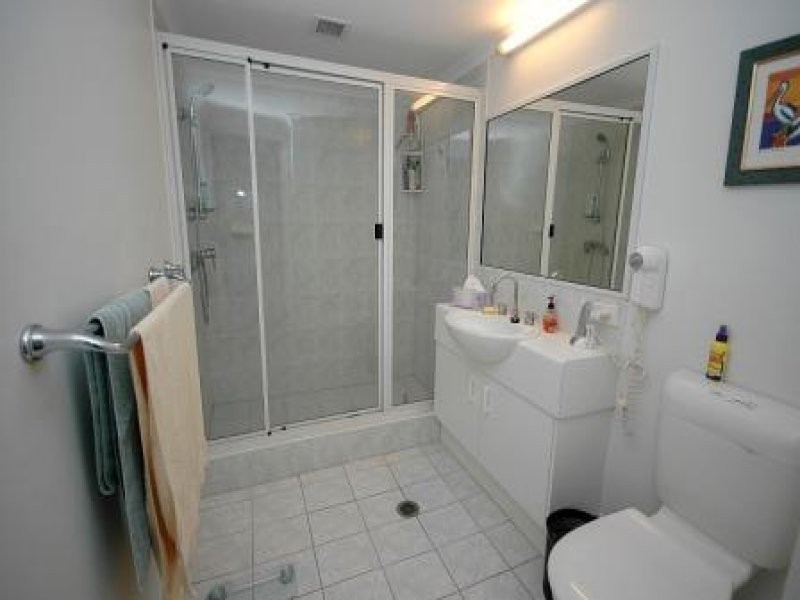 386 The Esplanade, Torquay QLD 4655