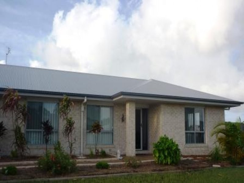 32 Lancaster Cct, Urraween QLD 4655