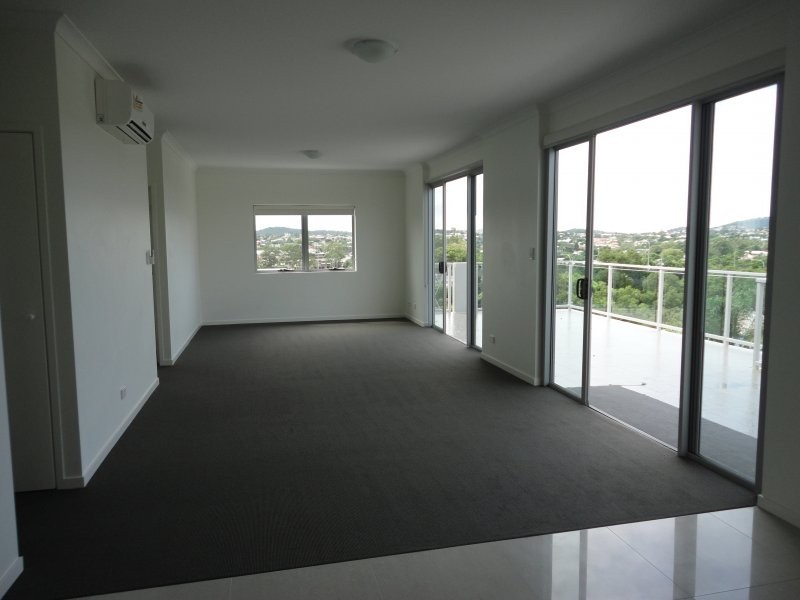 28 Carl Street, Woolloongabba QLD 4102