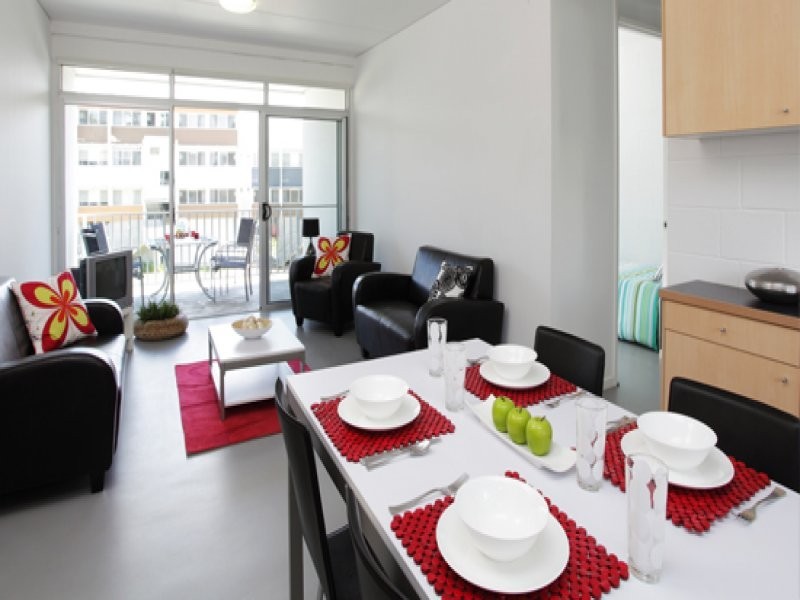 96 Edmund Rice Drive, Southport QLD 4215