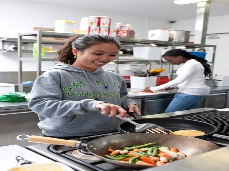 96 Edmund Rice Drive, Southport QLD 4215