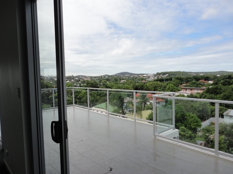 28 Carl Street, Woolloongabba QLD 4102