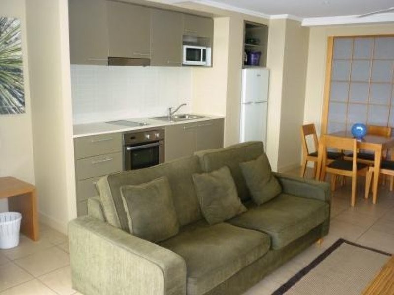 569-571 The Esplanade, Urangan QLD 4655