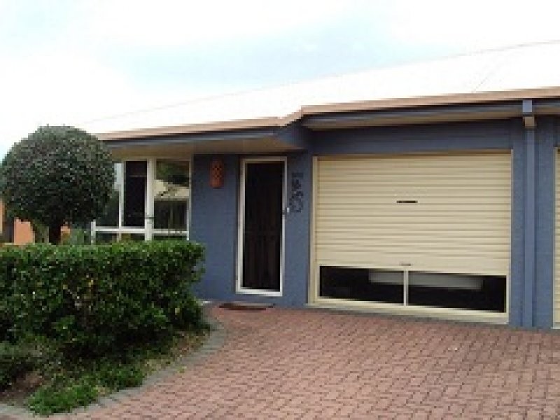 40 Lakeside Crescent, Currimundi QLD 4551