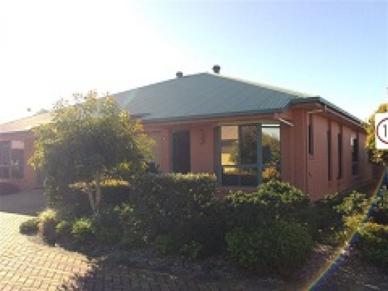 40 Lakeside Crescent, Currimundi QLD 4551