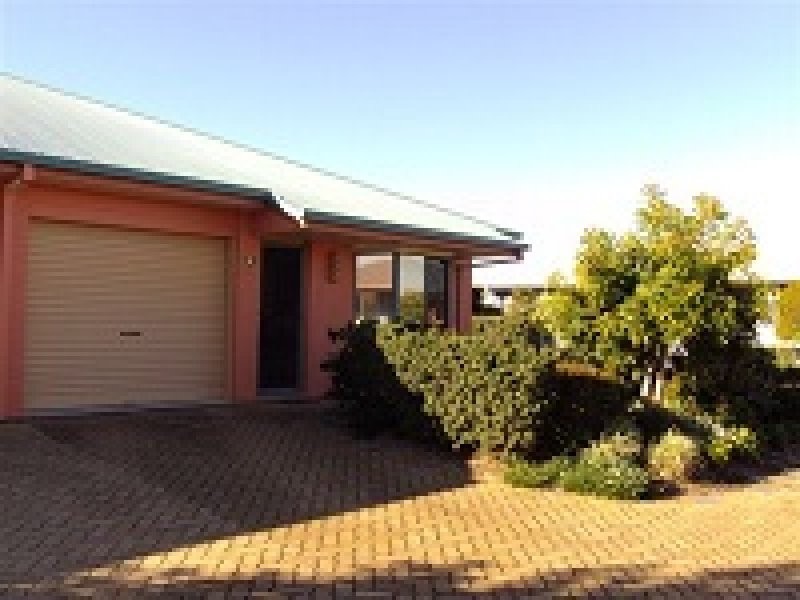 40 Lakeside Crescent, Currimundi QLD 4551