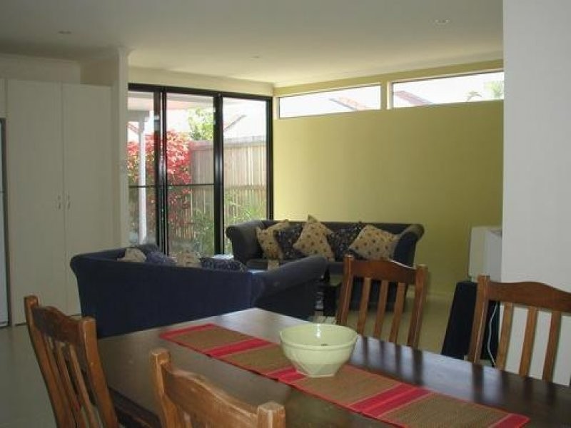 23 Leslie Lane, Urangan QLD 4655