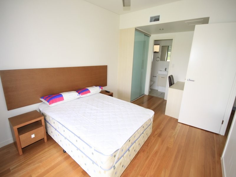 221 Sir Fred Schonell Drive, St Lucia QLD 4067