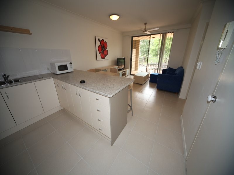 Unit 1  / 300 Sir Fred Schonell Drive, St Lucia QLD 4067