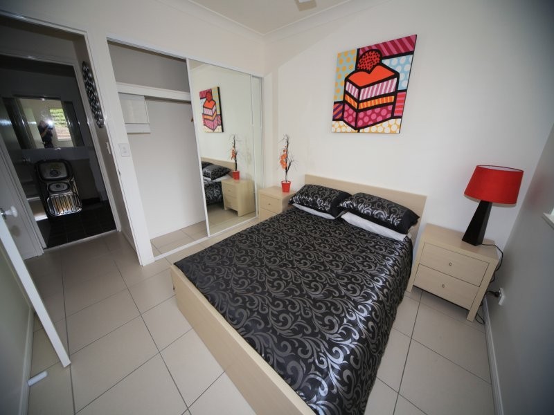Unit 1  / 300 Sir Fred Schonell Drive, St Lucia QLD 4067