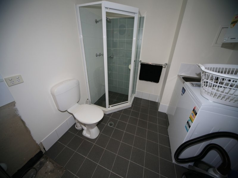 Unit 1  / 300 Sir Fred Schonell Drive, St Lucia QLD 4067