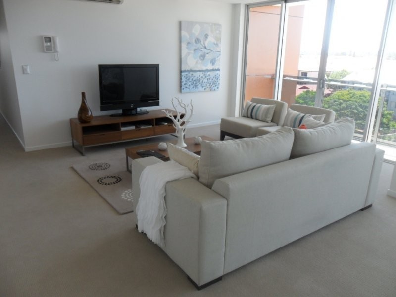 53 Darrambal, Chevron Island QLD 4217