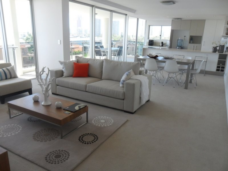 53 Darrambal, Chevron Island QLD 4217